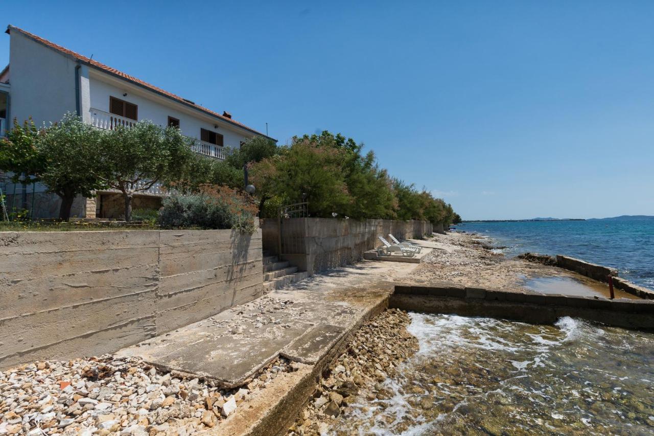 Family Friendly Seaside Apartments Kozino, Zadar - 5756 ペトルチャネ エクステリア 写真
