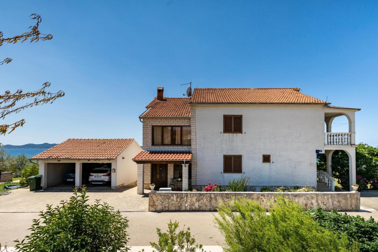 Family Friendly Seaside Apartments Kozino, Zadar - 5756 ペトルチャネ エクステリア 写真