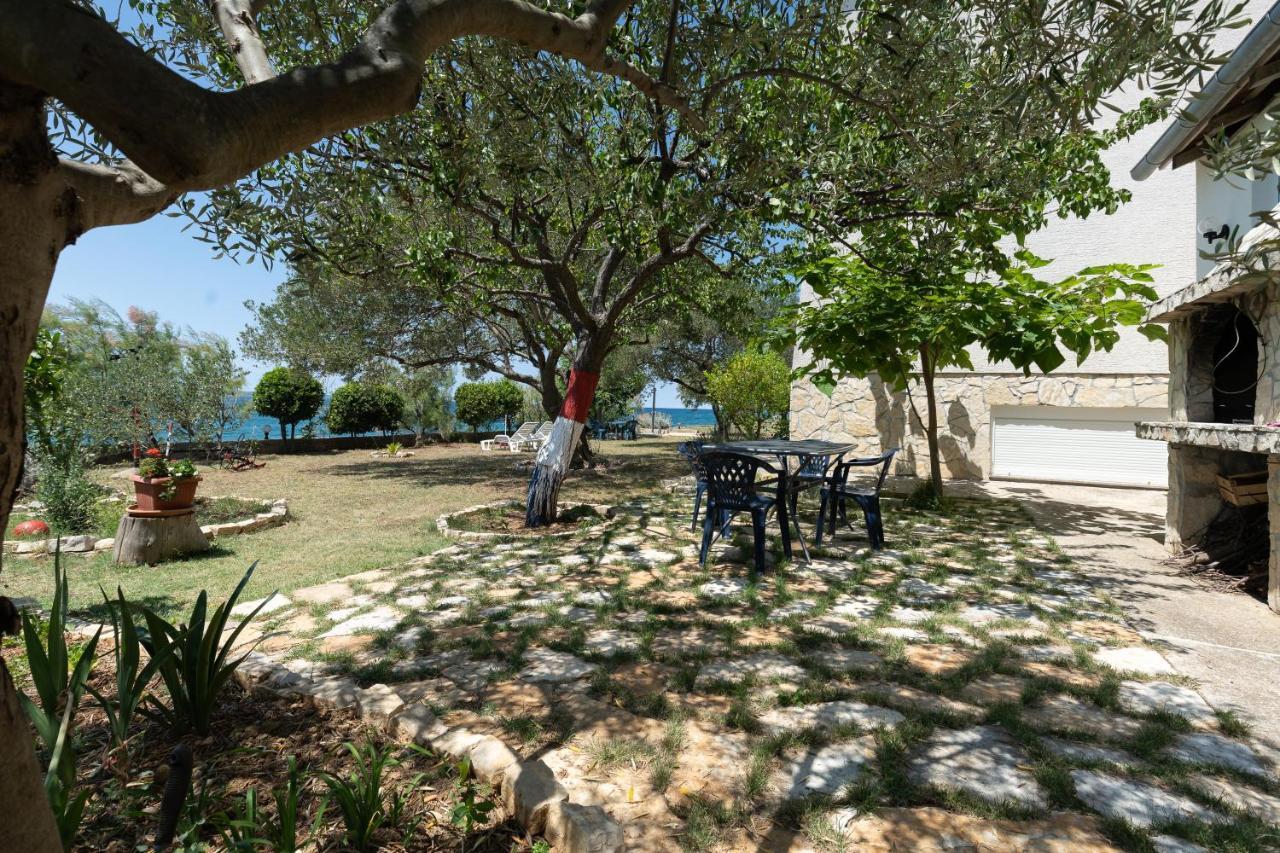 Family Friendly Seaside Apartments Kozino, Zadar - 5756 ペトルチャネ エクステリア 写真