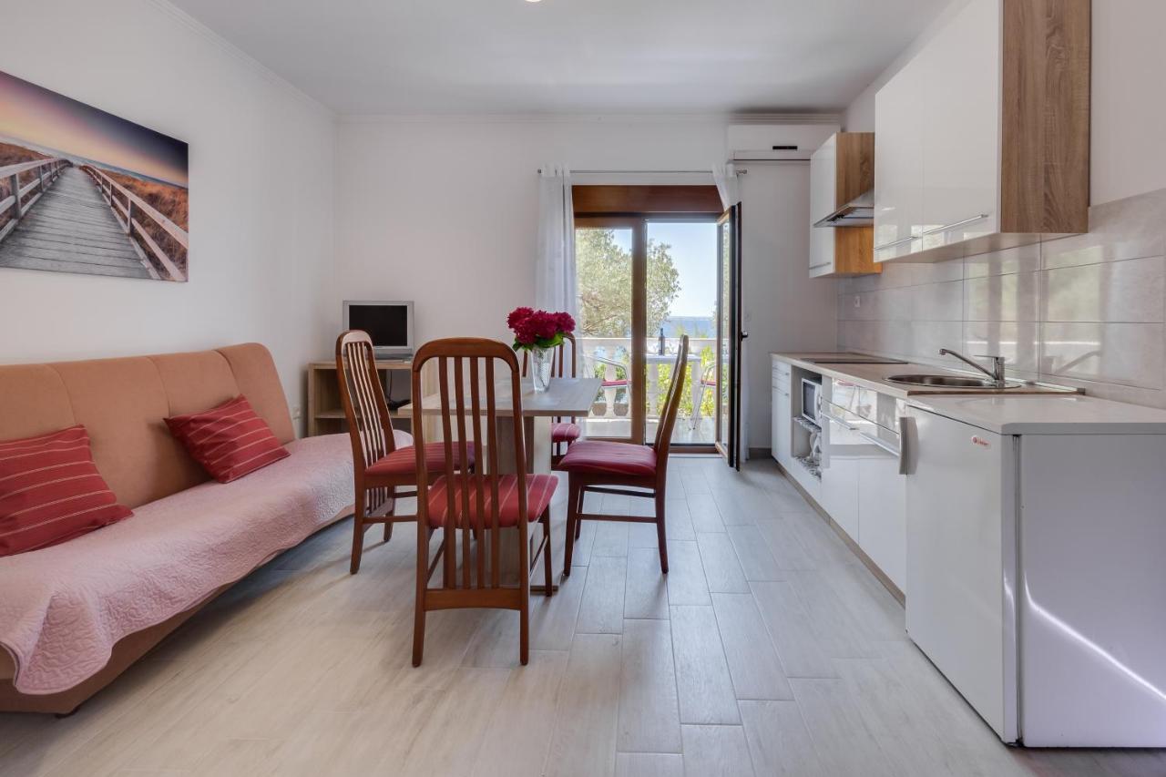 Family Friendly Seaside Apartments Kozino, Zadar - 5756 ペトルチャネ エクステリア 写真