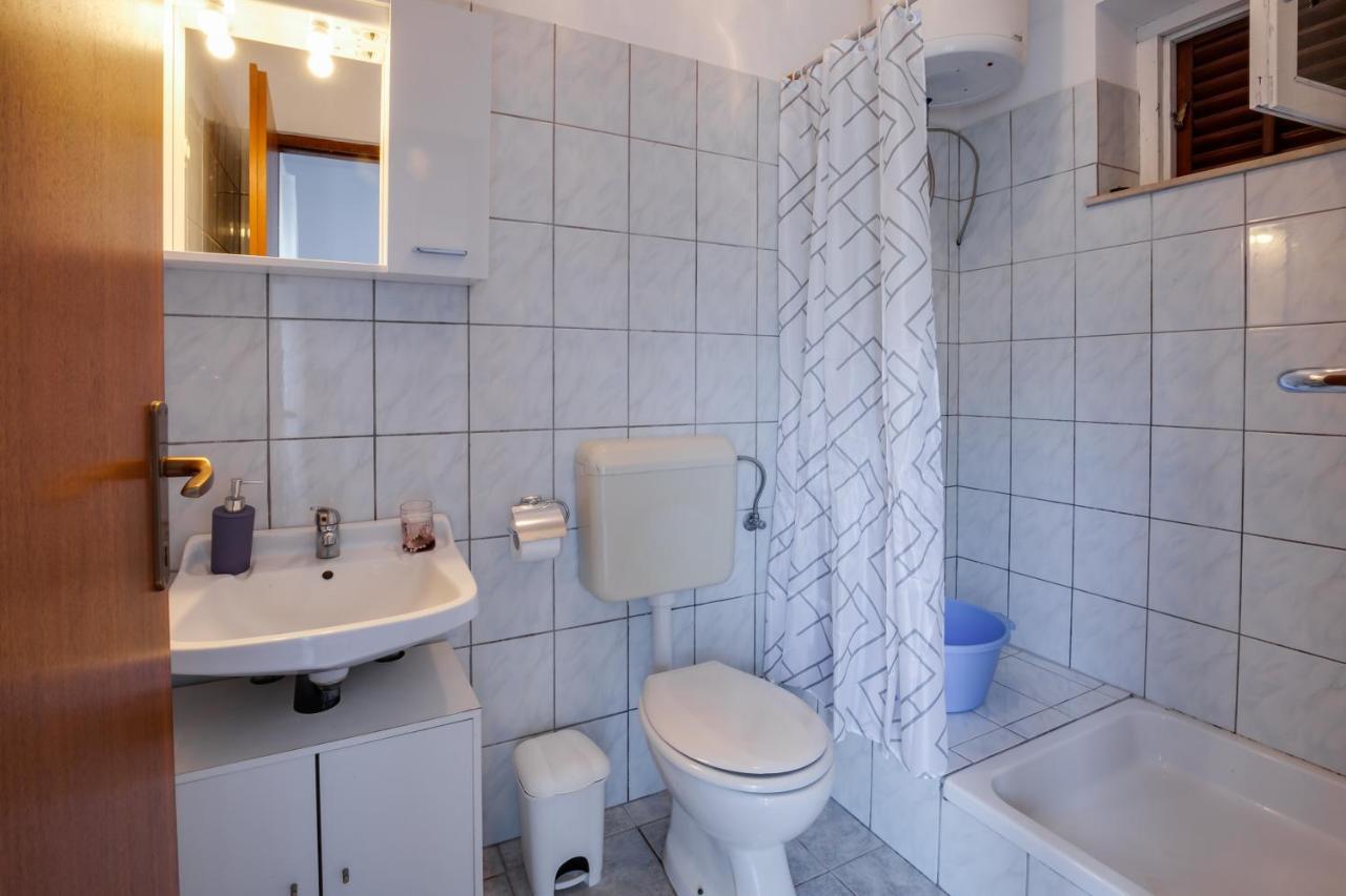Family Friendly Seaside Apartments Kozino, Zadar - 5756 ペトルチャネ エクステリア 写真