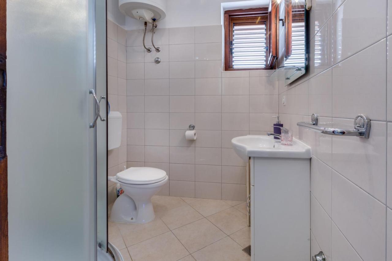 Family Friendly Seaside Apartments Kozino, Zadar - 5756 ペトルチャネ エクステリア 写真