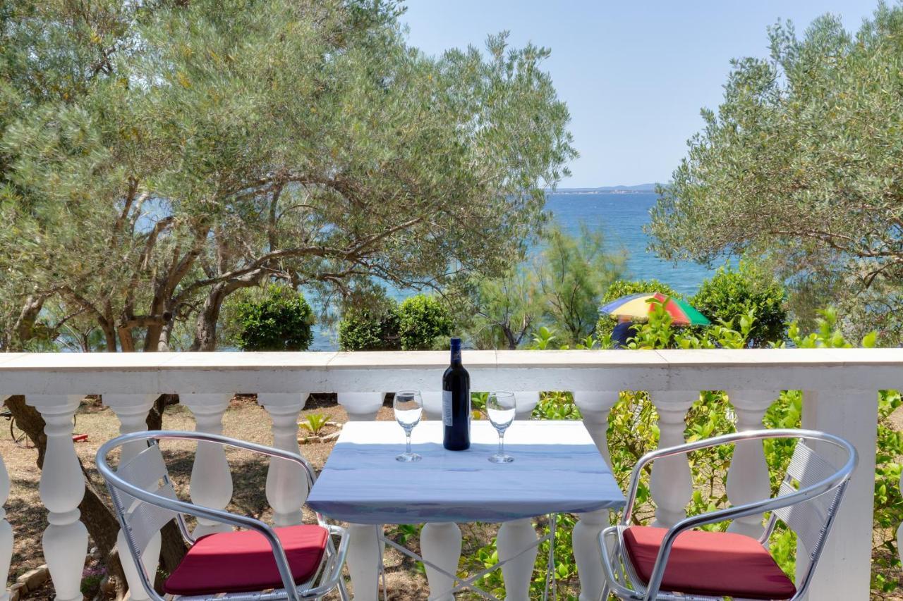 Family Friendly Seaside Apartments Kozino, Zadar - 5756 ペトルチャネ エクステリア 写真