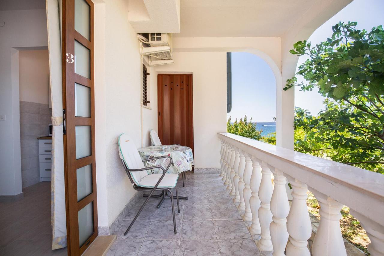 Family Friendly Seaside Apartments Kozino, Zadar - 5756 ペトルチャネ エクステリア 写真